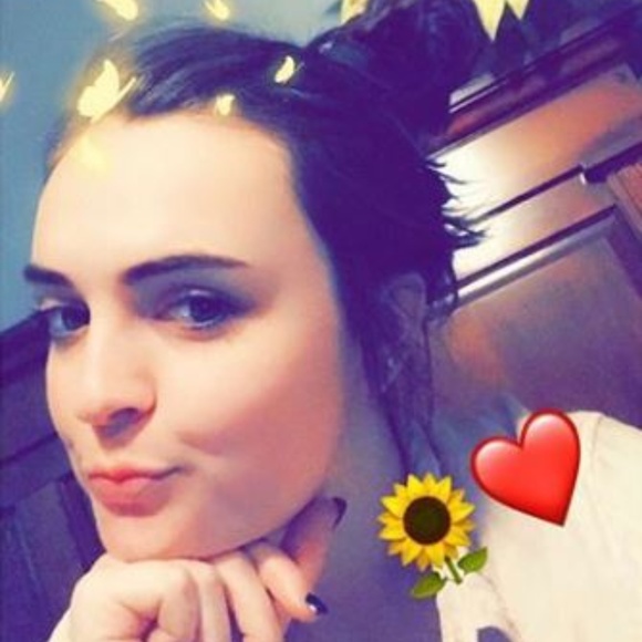 <3 Hi! I'm Amanda <3 - Picture 6 of 8